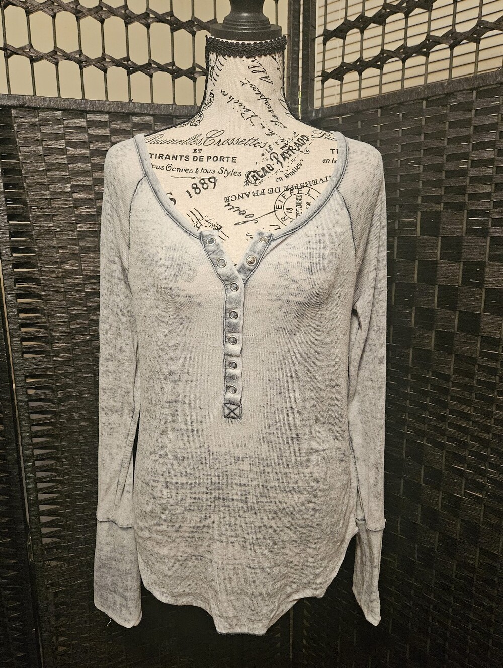 Chaser Light Gray Henley Button-Front Long Sleeve Top